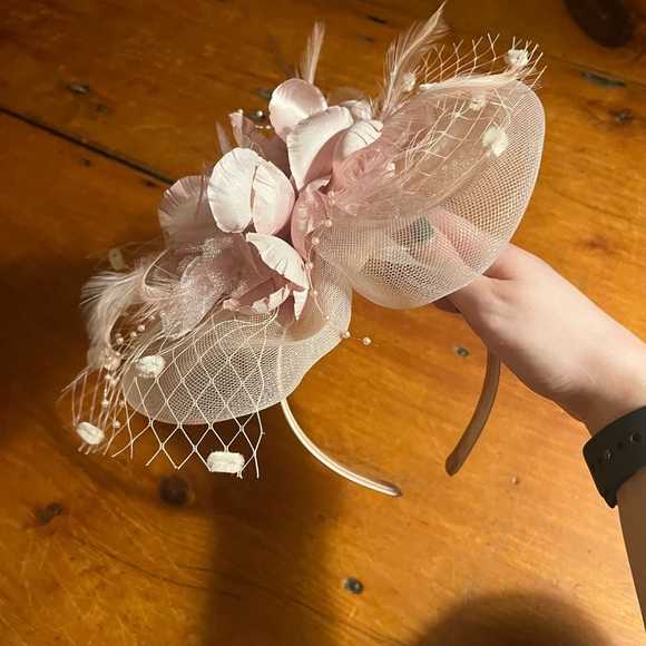 Pink/Peach Fascinator - Picture 9 of 10